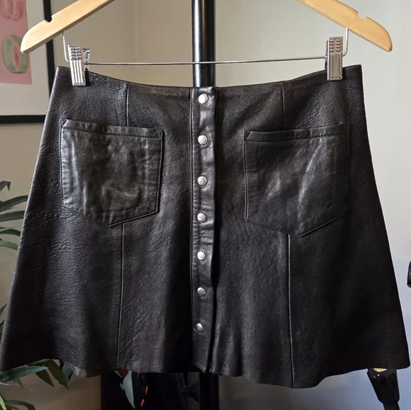 REFORMATION Genuine Leather Black Snap Button Skirt 4 Rock Punk Revolve Grunge - Picture 2 of 7